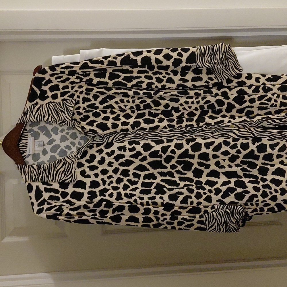 Alfred Dunner Women's 3X Patterned Top Tigers And Cheetahs, Black And Tan